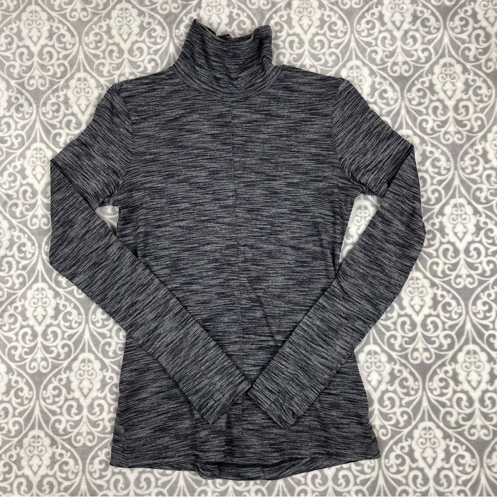 lululemon running long sleeve shirt back pocket back slit turtleneck women's sz4